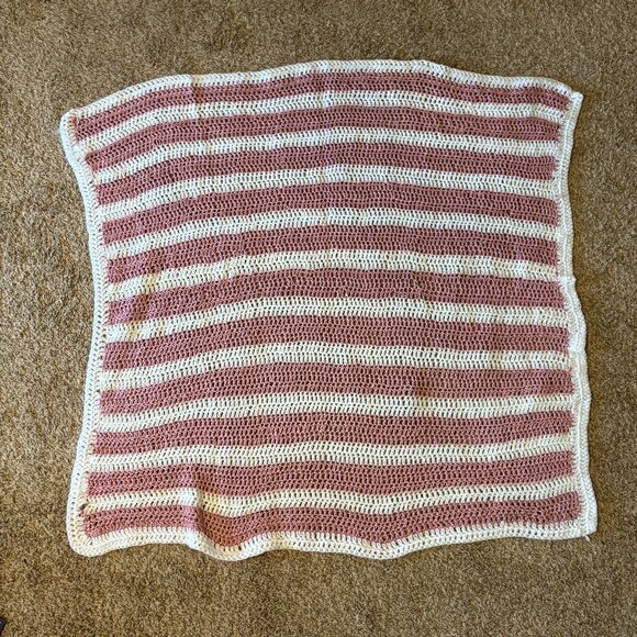 Handmade baby girl knitted baby blanket - Picture 1 of 2